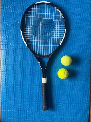 Raqueta Tenis Artengo TR100 + 2 Pelotas