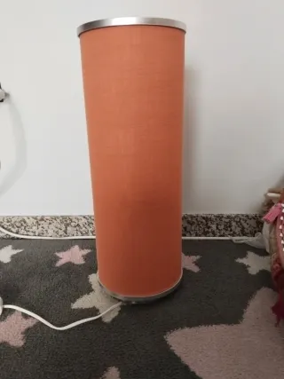 Lámpara cilíndrica tela naranja y metal