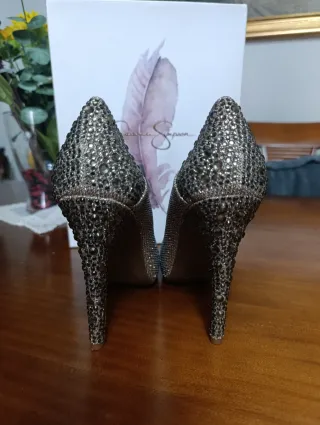 Zapatos de tacón Jessica Simpson dorados