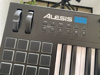 Alesis VI25 Teclado Controlador MIDI