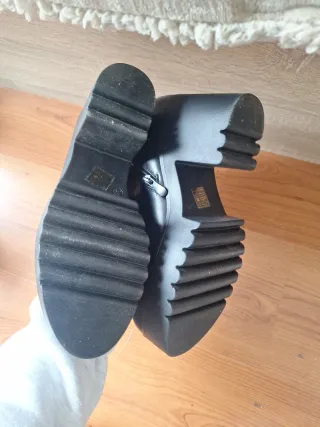 Botines negros plataforma corta