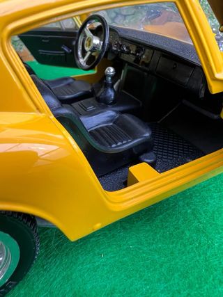 Ferrari 250 GT Berlinetta – Universal Hobbies 1:18