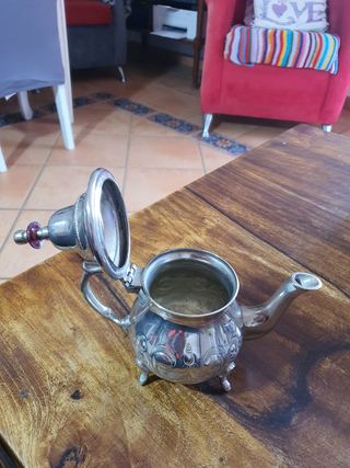 Tetera Metálica Bañada en Plata Vintage