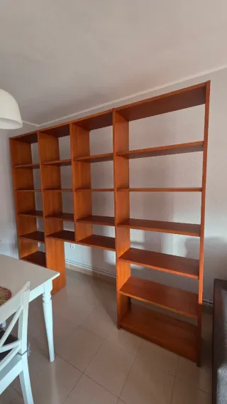 Estantería grande marrón