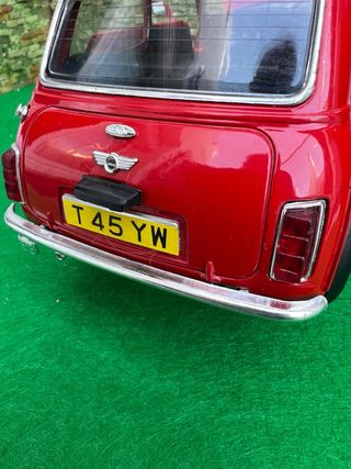 Mini Cooper – Bburago – Escala 1:16