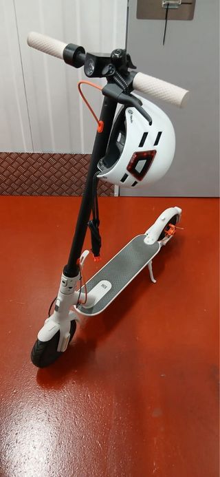 Xiaomi Mi Scooter 3 + Casco Blanco