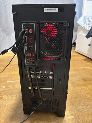 PC Gamer MSI con luces LED