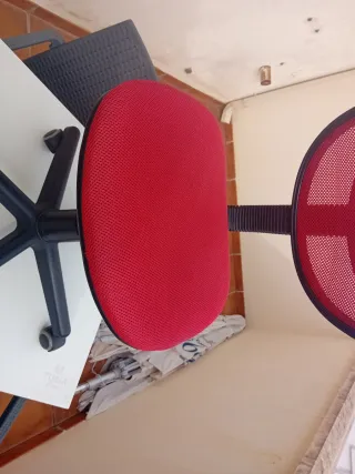 Sillas de oficina giratorias, las 2 por 50€ 1×30€