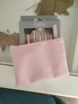 Kit Brochas Maquillaje Fussy + Neceser Nuevo