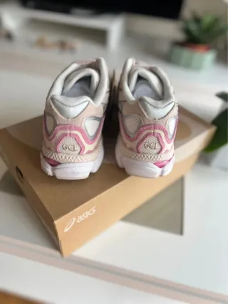 Asics Gel-NYC Talla 39.5 Nuevas