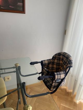 Trona / Silla de comer a cuadros
