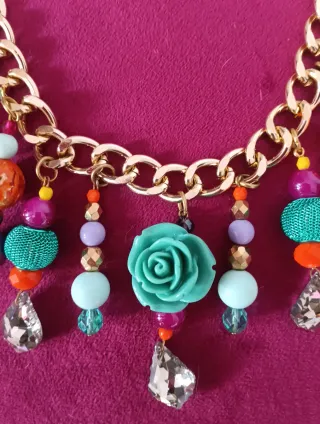 Collar Exclusivo Dorado Multicolor