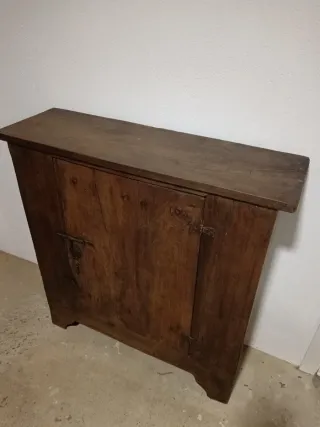 Alacena antigua rústica de madera maciza