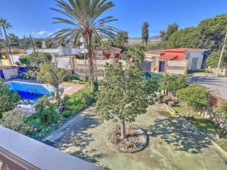 Chalet en venta en La Granja-La Colina-Los Pastores en Algeciras