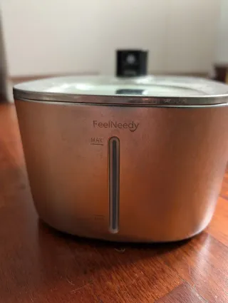 Fuente Gatos Portátil Inoxidable FeelNeedy