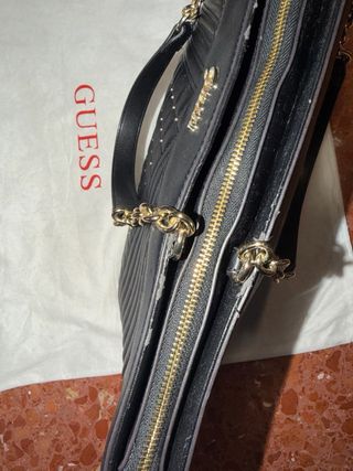 Bolso Negro Grande Guess