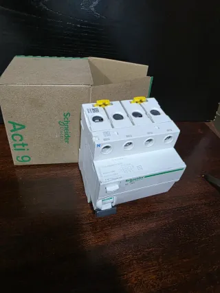 Diferencial Schneider 25A 300mA