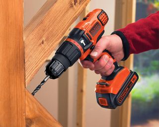 Taladro de impacto inalámbrico BLACK+DECKER