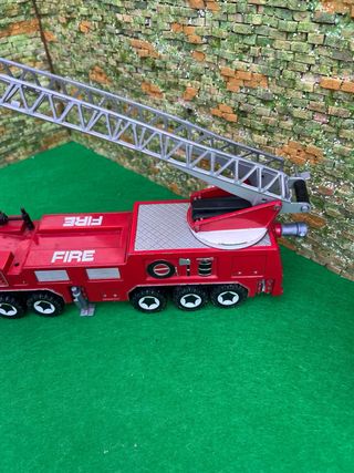 Camión de Bomberos – Corgi – Aprox escala 1:32