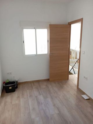 Casa adosada en alquiler en Sanlúcar la Mayor