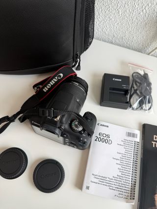 Cámara Canon EOS 2000D Negra