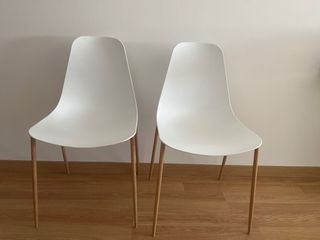 4 Sillas Comedor Plástico y patas de metal