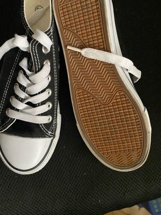 Zapatillas  tipo Converse negras talla 36