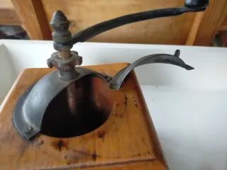 Molinillo café antiguo madera y metal Elma