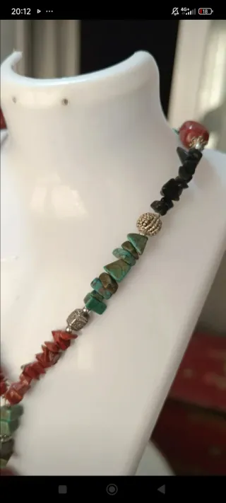 Collar de piedras naturales