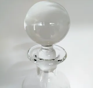 Decantador vintage de cristal soplado a mano