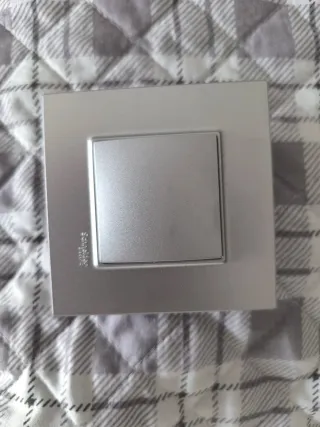 Interruptores de luz varios Schneider