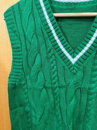 Chaleco de punto verde y blanco