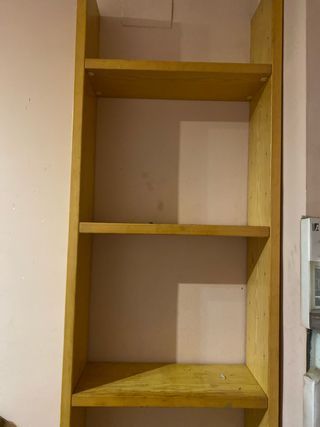 Estantería de madera