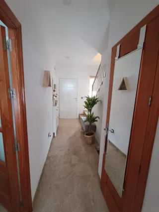 Alquiler de habitación en casa adosada.