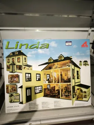 Casa de muñecas Linda 1:12