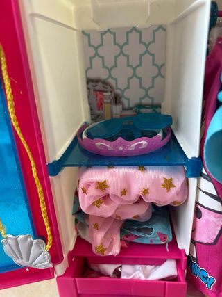 Armario Nancy con vestidos