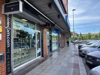 Local comercial en venta en Ermitagaña - Mendebaldea en Pamplona