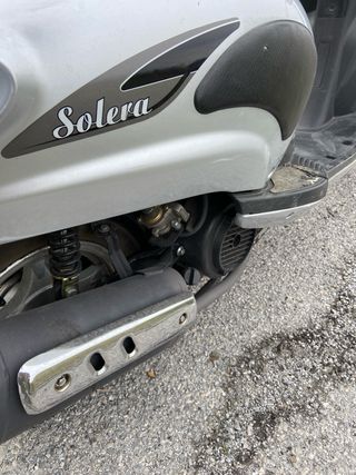 Moto 125cc color gris