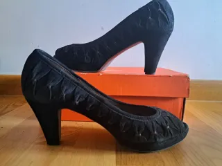 Zapatos de tacón negros con plataforma