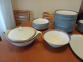 Vajilla y juego de café Valdelvira porcelana