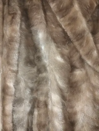 Abrigo visón sintético