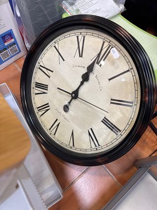 Reloj de pared estilo antiguo