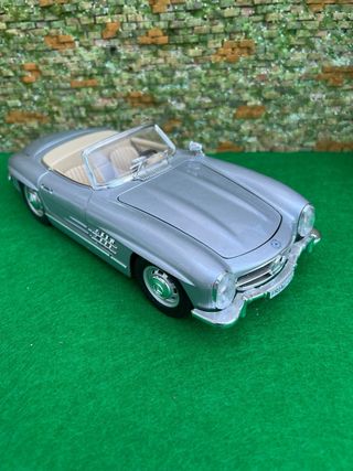 Mercedes-Benz 300 SL Roadster – 1957 – Escala 1:18
