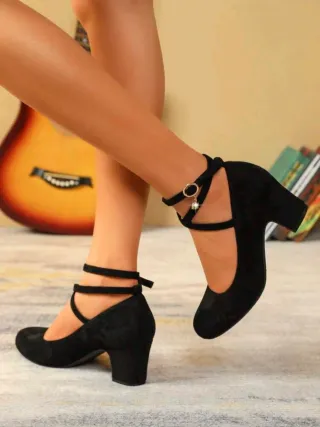 Zapatos tacón medio negros