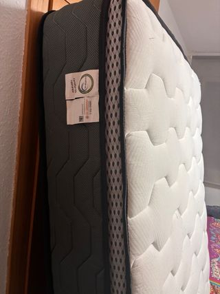 Colchón viscoelástico muelles ensacados