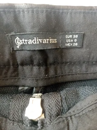 Falda negra con cremallera