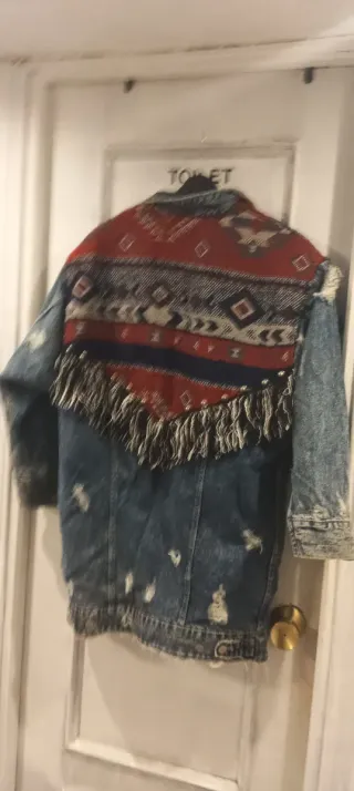 Chaqueta vaquera Zara con flecos