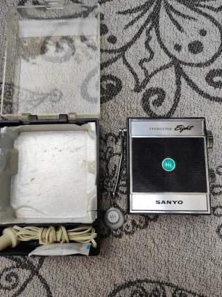 Radio Sanyo Transistor Eight