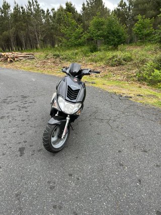 Moto Kymco Super 9 50cc Negra