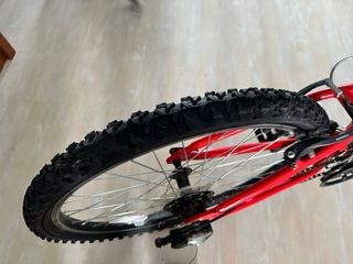 Bicicleta JOYCOLATE Roja